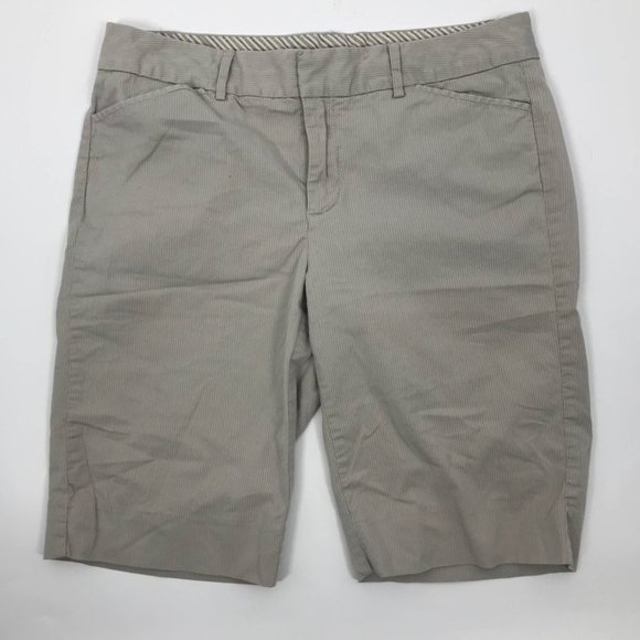 Gap Shorts #473 - Picture 1 of 3